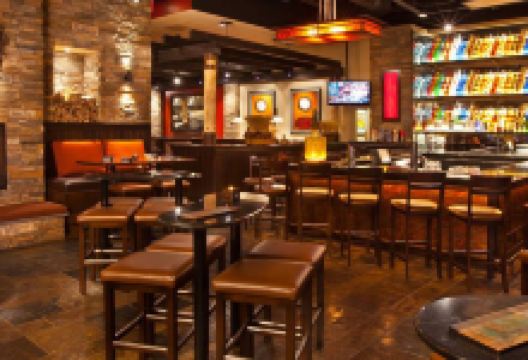 Firebirds Wood Fired Grill美食图片