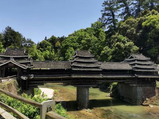 独峒岜团桥景区