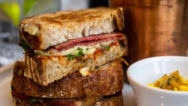 M Bar & Kitchen餐厅图片