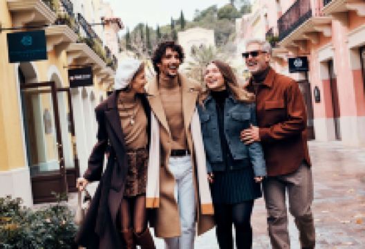 巴塞罗那罗卡购物村购物图片