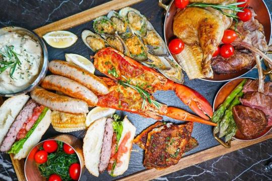 上海静安英迪格酒店·Docks cafe河畔餐厅