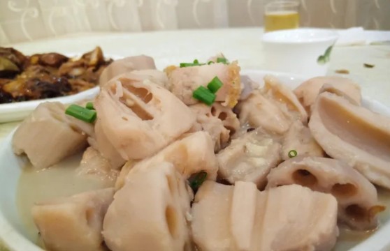 胜记美食(盛兴三路店)