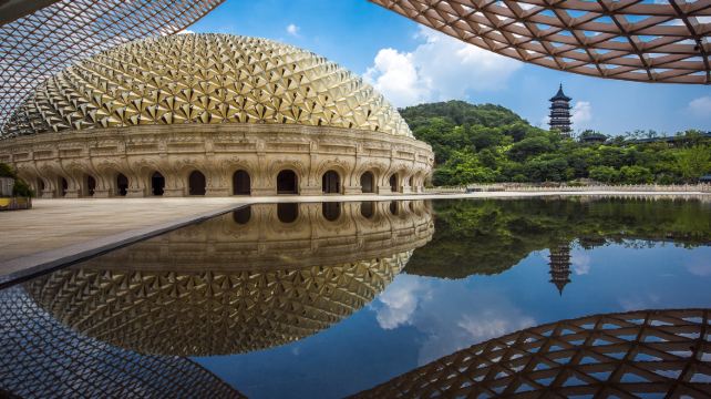 南京3日2晚跟团游· 金牌导游+20人小团+升2晚市中心5钻+含景交耳麦+船游秦淮河+美龄宫+老街双夜游