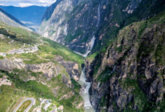 中虎跳景点图片