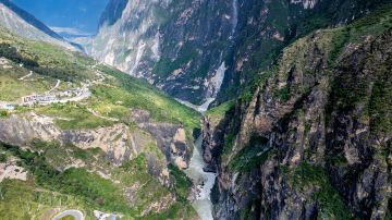Middle Tiger Leaping Gorge
