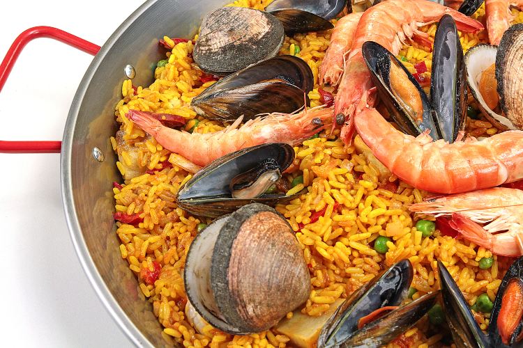 Seafood paella