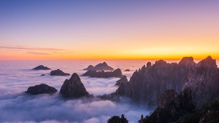 5-Day Huangshan Scenic Area + Hongcun Scenic Area + Xidi Scenic Area + Huizhou Ancient City + Tangmo Scenic Area + Xixinan