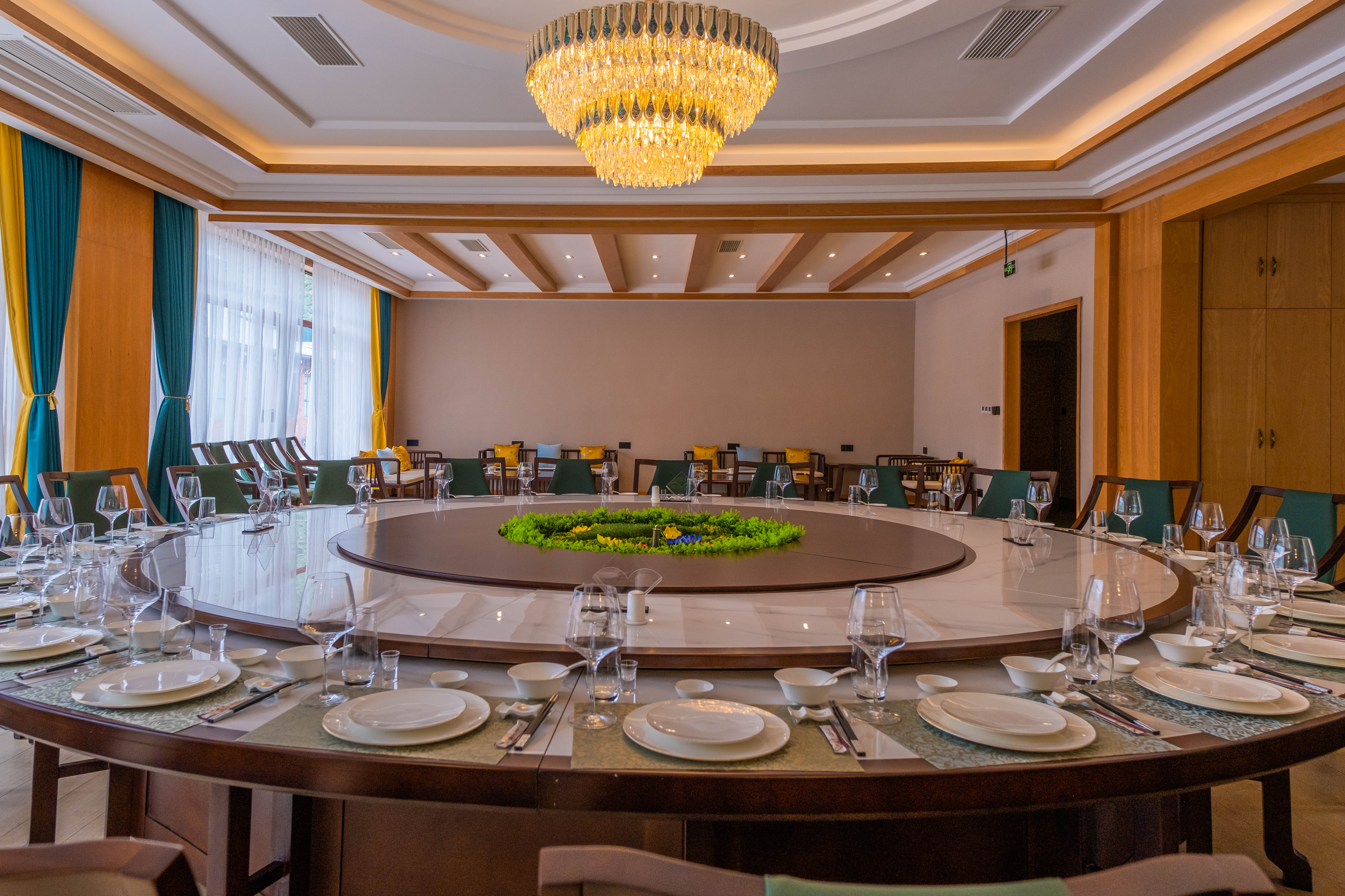 白玛岭温泉康养洒咧城·食悦府