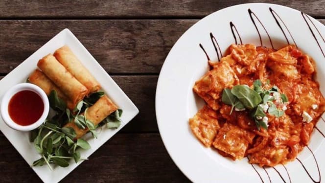 Kawana Waters Hotel餐厅图片