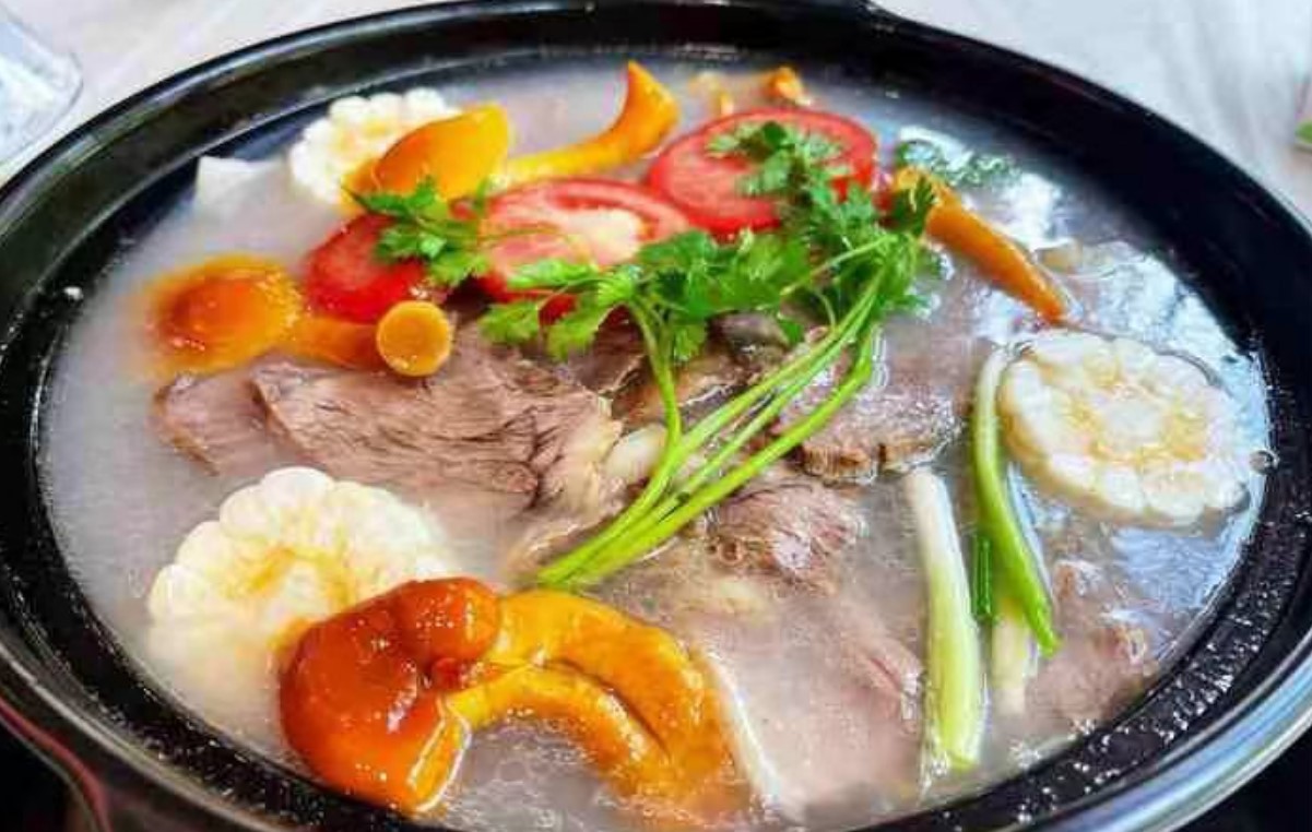 四姑娘山嘉绒传统土火锅餐厅图片