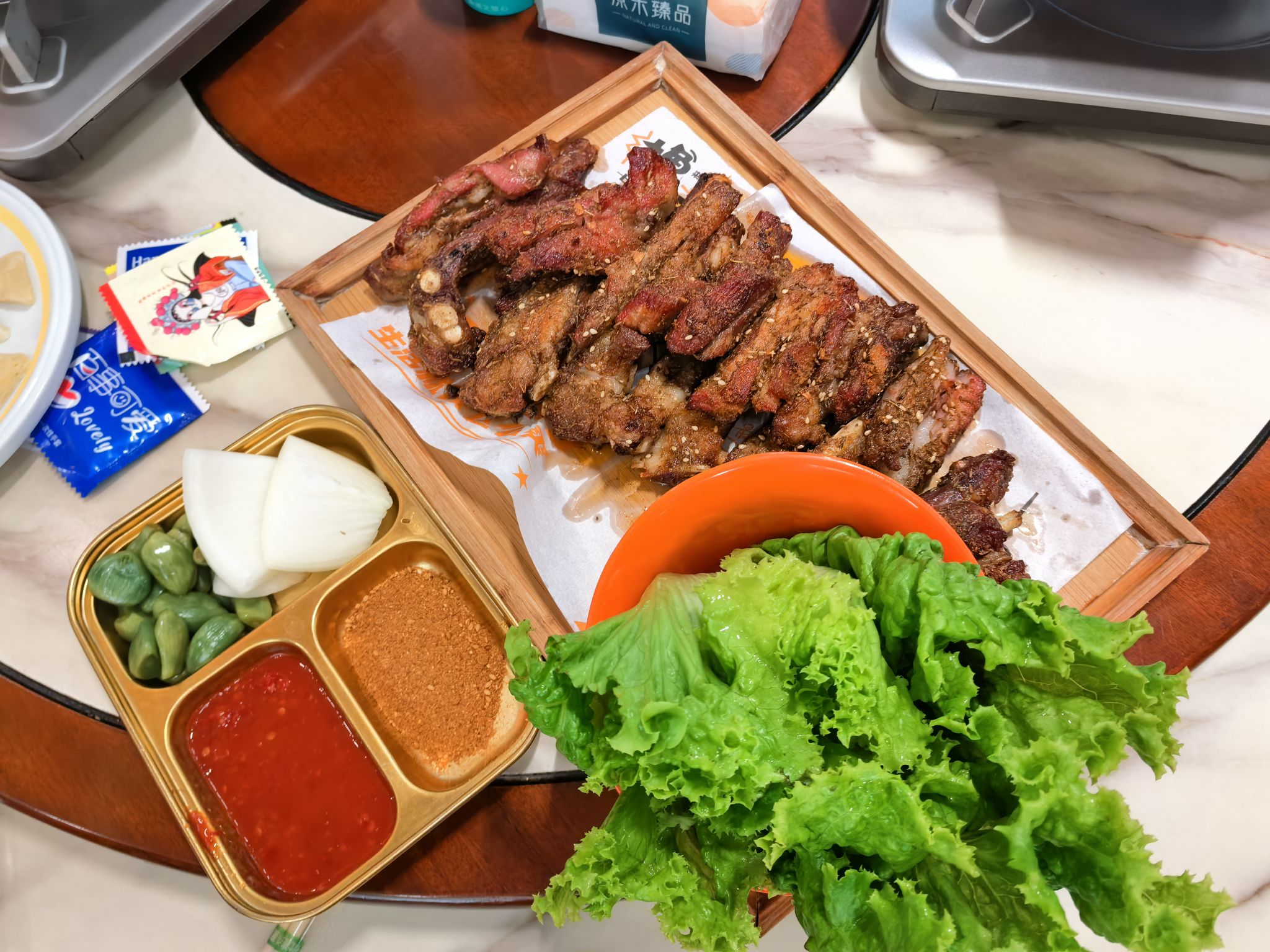 热火烧烤一生必吃的烤羊排餐厅图片