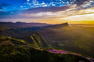 西南地区游记图文-世外康养|中国度假式居家康养——海子山八度康养之高度