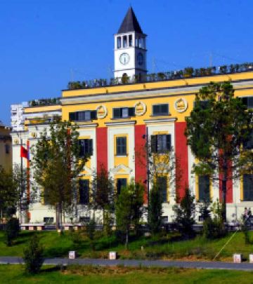 地拉那州游记图文-欧洲行 走进山鹰之国采风录（图）下