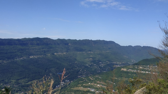 龙珠岭挂壁栈道景区