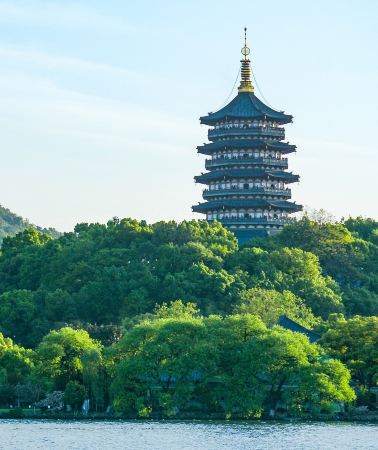 2天1晚 • 煙雨江南2日遊：西湖景區＋花港觀魚＋雷峰塔＋烏鎮遊玩「贈西湖遊船」