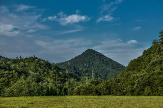 从荒郊野岭到知名度假村，曾经火遍大江南北，如何面对发展瓶颈