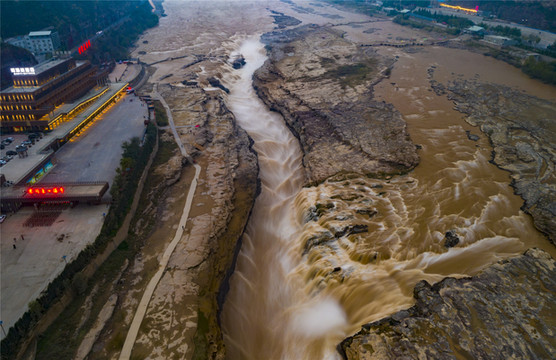 黄河大合唱——壶口瀑布
