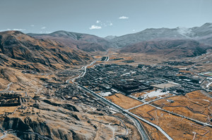 萨迦游记图文-西藏往西 佛寺传佛｜萨迦古城，探秘西藏人文风情