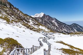 大理的风花雪月|冬走春来,海拔3900米的苍山上依然冰天雪地