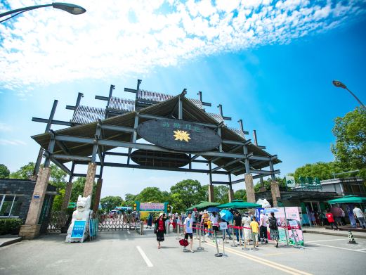 荷塘月色湿地公园