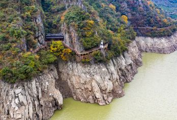 汉中石门栈道+诸葛古镇+武侯祠+马超墓祠一日游【汉中出发】【[石门栈道]景区历史文化积淀丰富，旅游资源丰富】