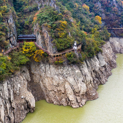 汉中石门栈道风景区+诸葛古镇+勉县武侯祠博物馆+马超墓祠一日游