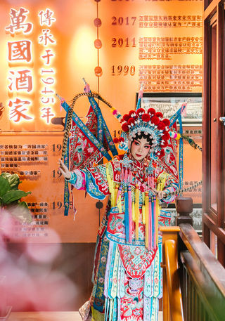 梦回1945南宁的万国酒家，叹早茶，睇大戏！