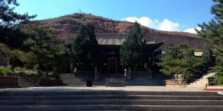 雙龍山石窟文物陳列館