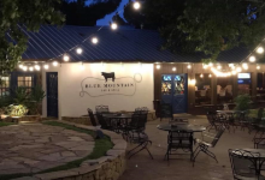 Blue Mountain Bar & Grill美食图片