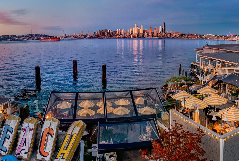 Salty's on Alki Beach