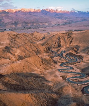 10D9N • Xinjiang + Urumqi + Turpan + Southern Xinjiang + Kashgar City Small-group tour with maximum 6 guests Vehicles with airline first-class seats
