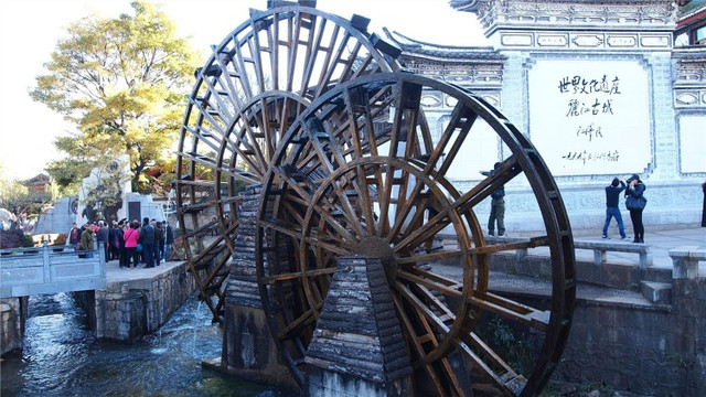 一路向西去丽江，转角遇到泸沽湖