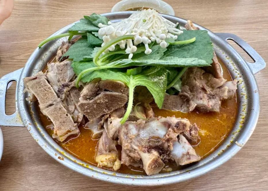 传闻中的圣水脊骨土豆汤(Pork Bone Soup)