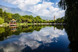 2-Day Dali Tour: Three Pagodas Reflection Park, Erhai Lake's natural beauty