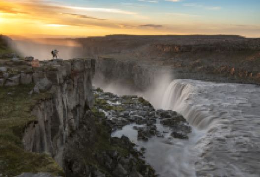 黛提瀑布景点图片