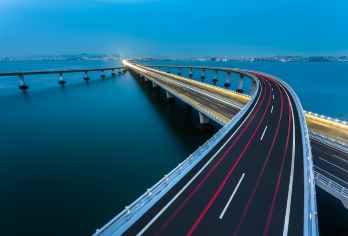 黄岛金沙滩+胶州湾大桥+胶州湾海底隧道一日游（市区上门接）【天天发团，满足你一次说走就走的旅行】