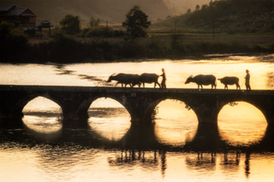 比江南水乡更静谧，4个冷门好玩的国内小城，国庆假期可赏尽秋色