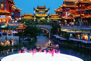 眉山一日游,浅游苏东坡故乡诗画美景,穿越《梦华录》同款大宋不夜城