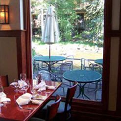 Up the Creek Bar & Grill餐厅图片