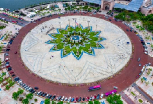 布特拉广场景点图片