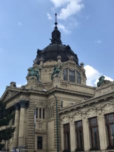 布达佩斯-读万卷书；行万里路