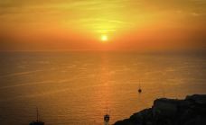 灯塔-圣托里尼-大姐小露開心果