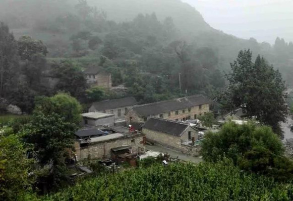 河南这个5A景区旁，藏了座绝美小山村！不要门票，吃住才七八十