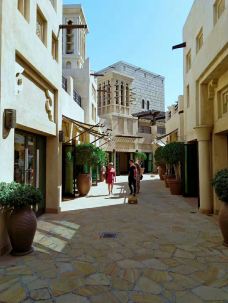 古堡集市-迪拜-TaleTell