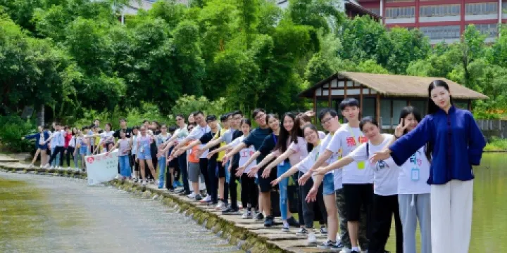 龍人古琴文化村