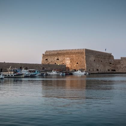 希腊雅典+扎金索斯+圣托里尼+伊拉克利翁10日9晚私家团