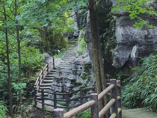 僰人巨石阵景区