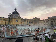 布达佩斯-少特女孩