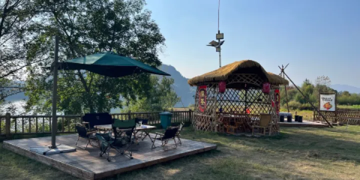 夷望溪山水客營地