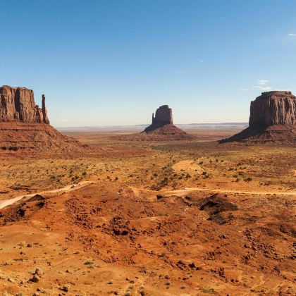 美国拉斯维加斯+佩吉+锡安国家公园+布莱斯峡谷国家公园+羚羊峡谷+马蹄湾+拱门国家公园+纪念碑谷+峡谷地国家公园4日3晚跟团游